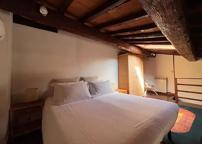Bright Flat By Arno River, Walk Everywhere